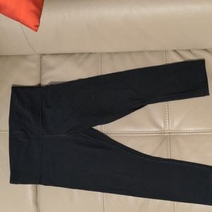 Athleta Black Elation Capri MP